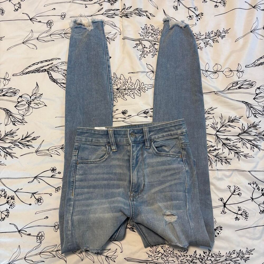 American Eagle Distressed Women's Blue Jeans